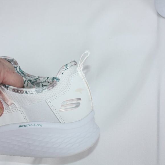 Skechers Slip On White Sneaker with Pink Ribbon Lace Size 9 - Picture 11 of 11